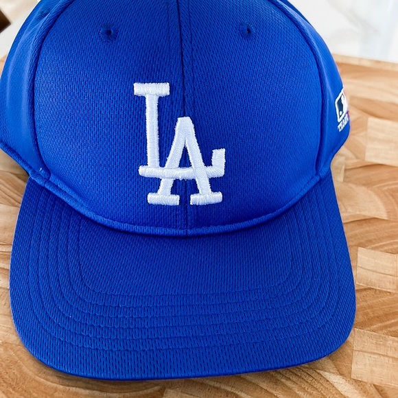 L.A. Dodgers Team MLB Blue and White Embroidered Adjustable Baseball Hat - Picture 2 of 12
